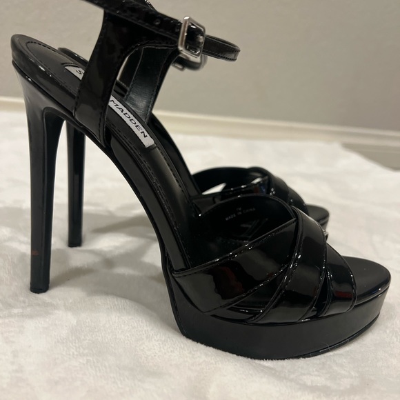 Steve Madden LESSA COGNAC PATENT - Picture 8 of 13